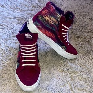 Sk8 high Aztec print Vans. Burgundy suede. Size 7. New.